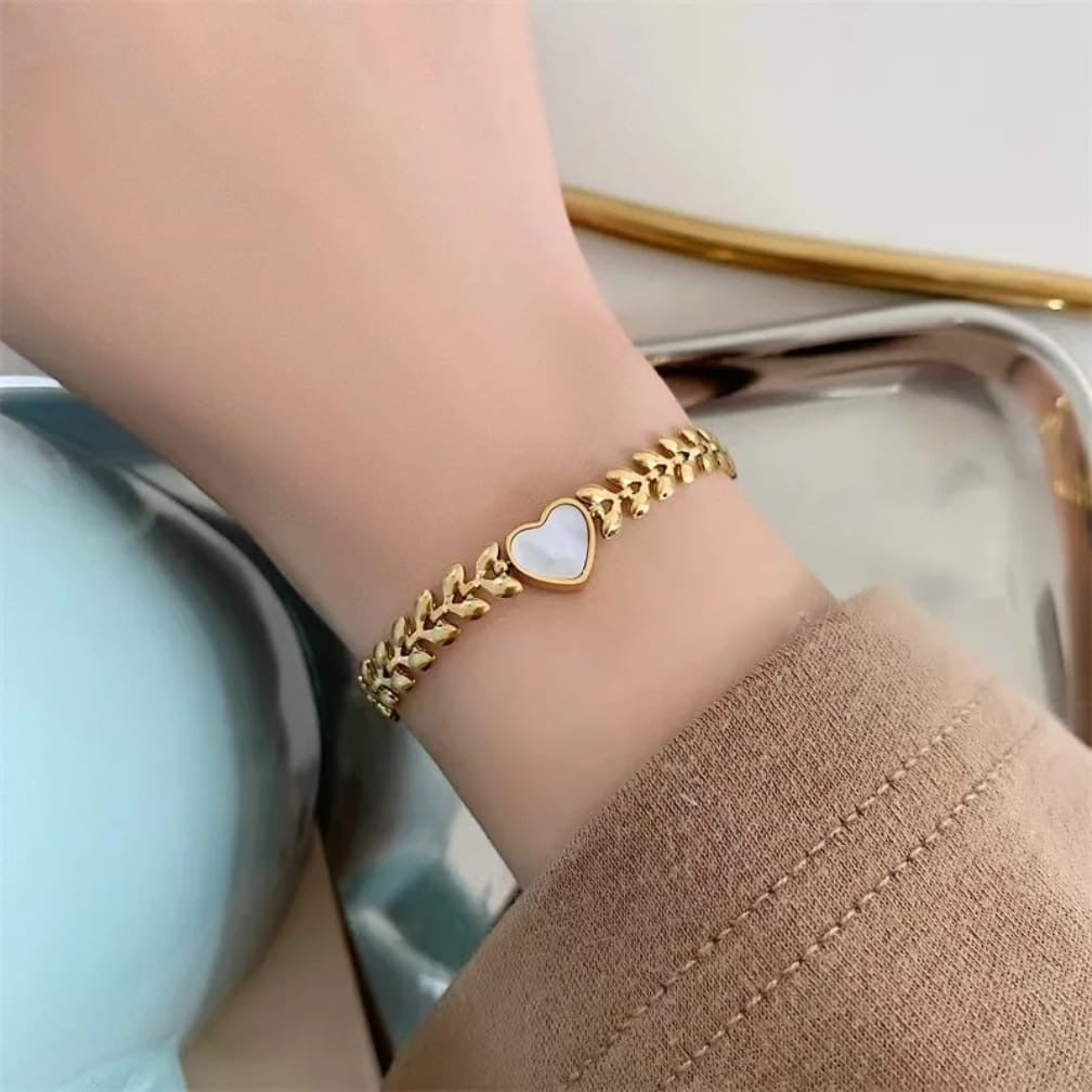 Gold Leaf Heart Bracelet – Mother of Pearl Heart Charm