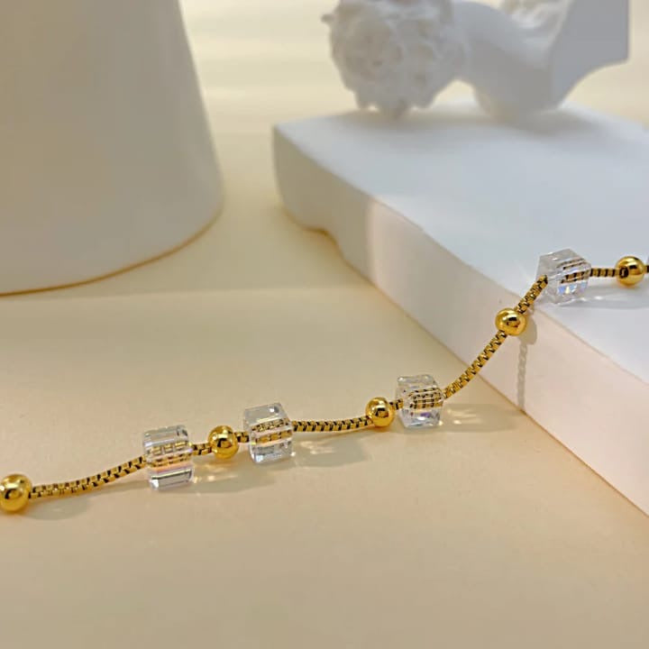 Crystal Cube Gold Braceletri cheze