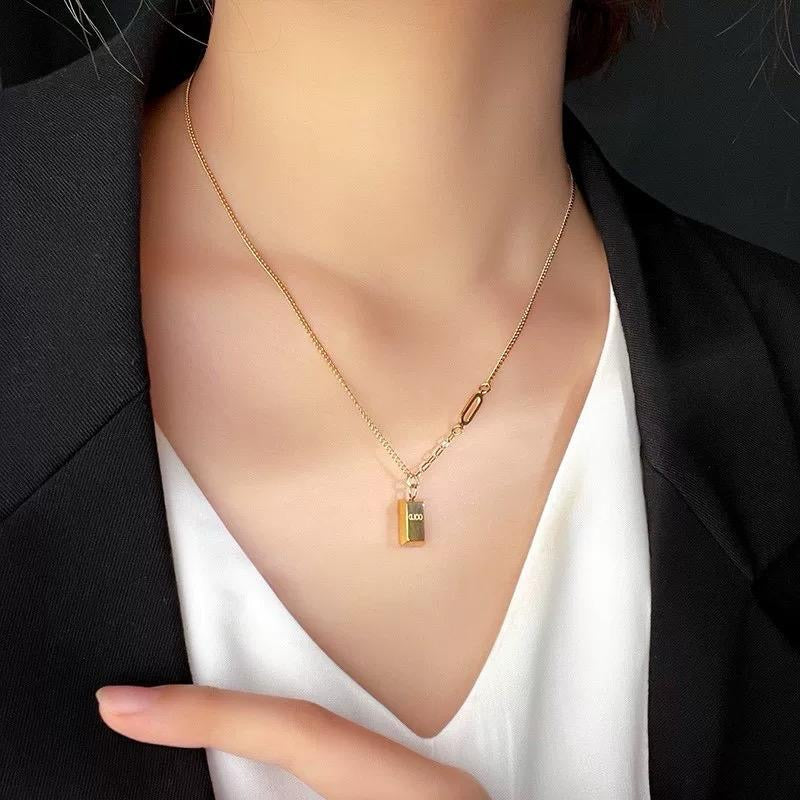 Gold Bar Pendant Necklace ✨