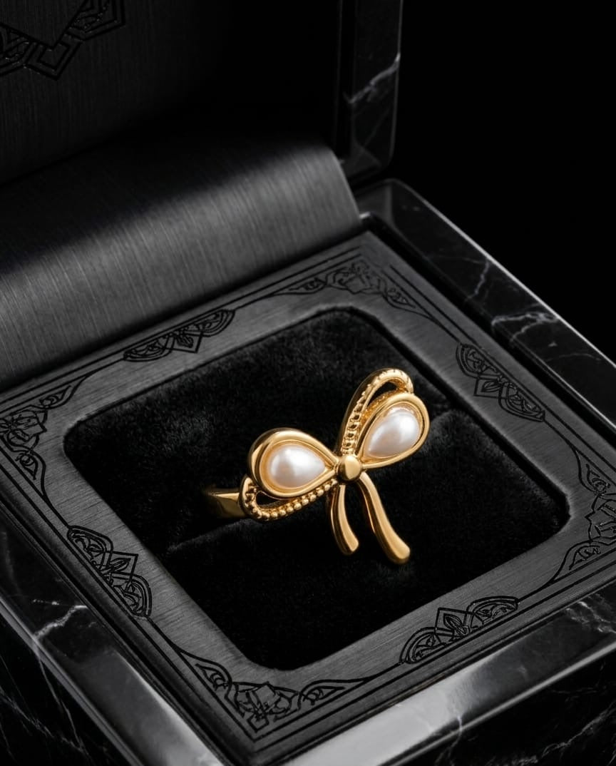 Pearl Bow Ring – Gold