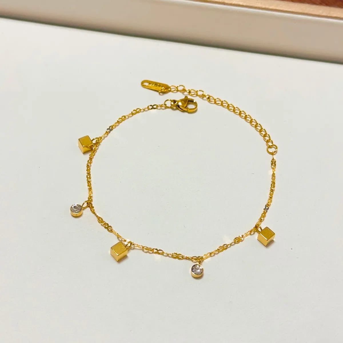 Women's Elegant Gold Toned Daily Wear Sleek Chain Bracelet