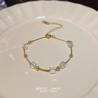 Crystal Cube Gold Braceletri cheze