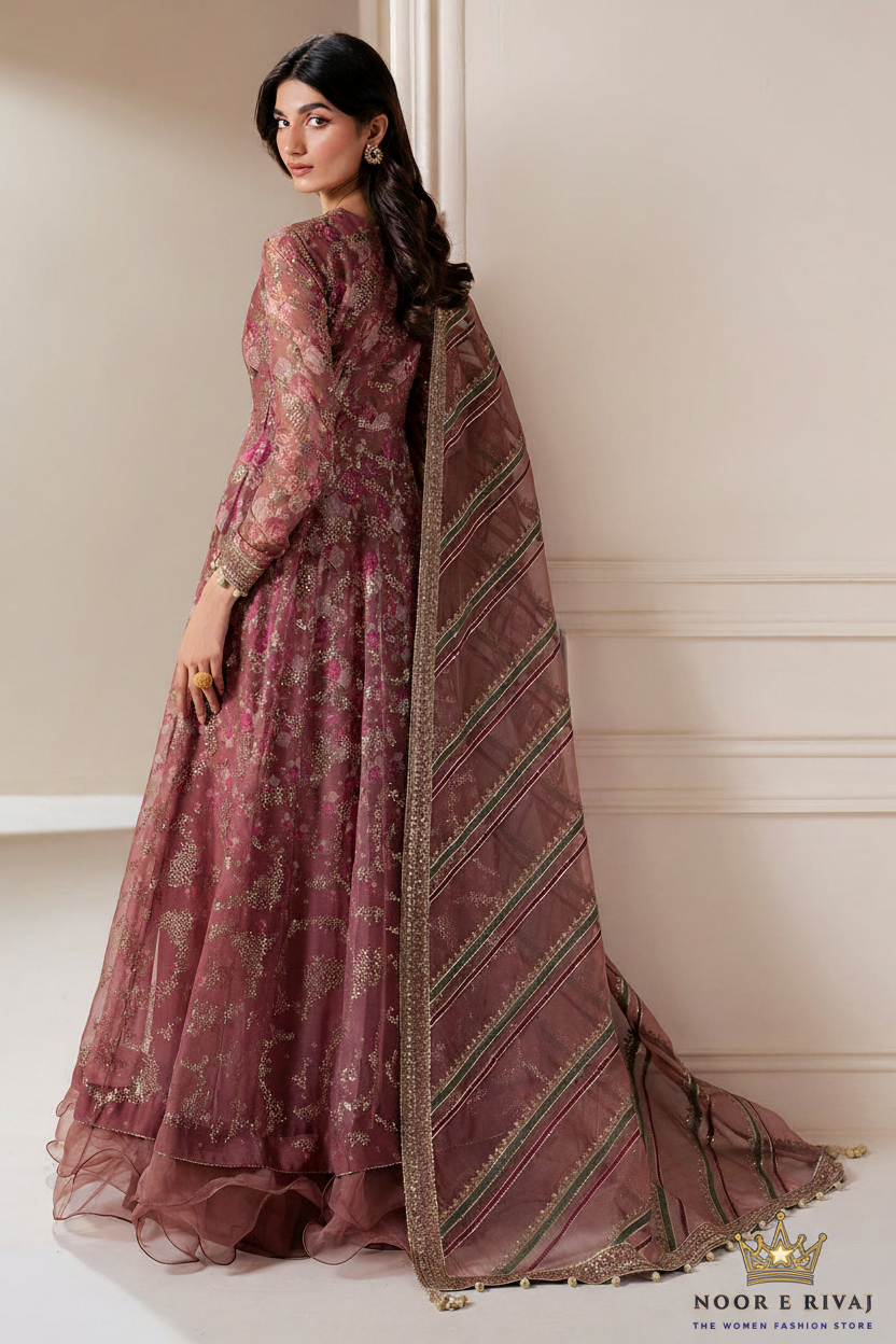Dupatta Draped Pose