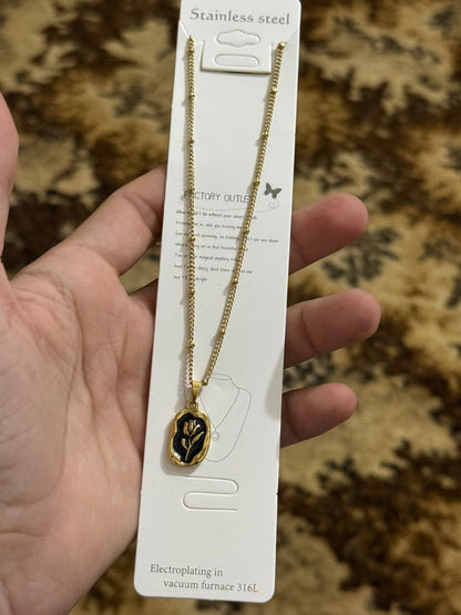 Rose flower necklace