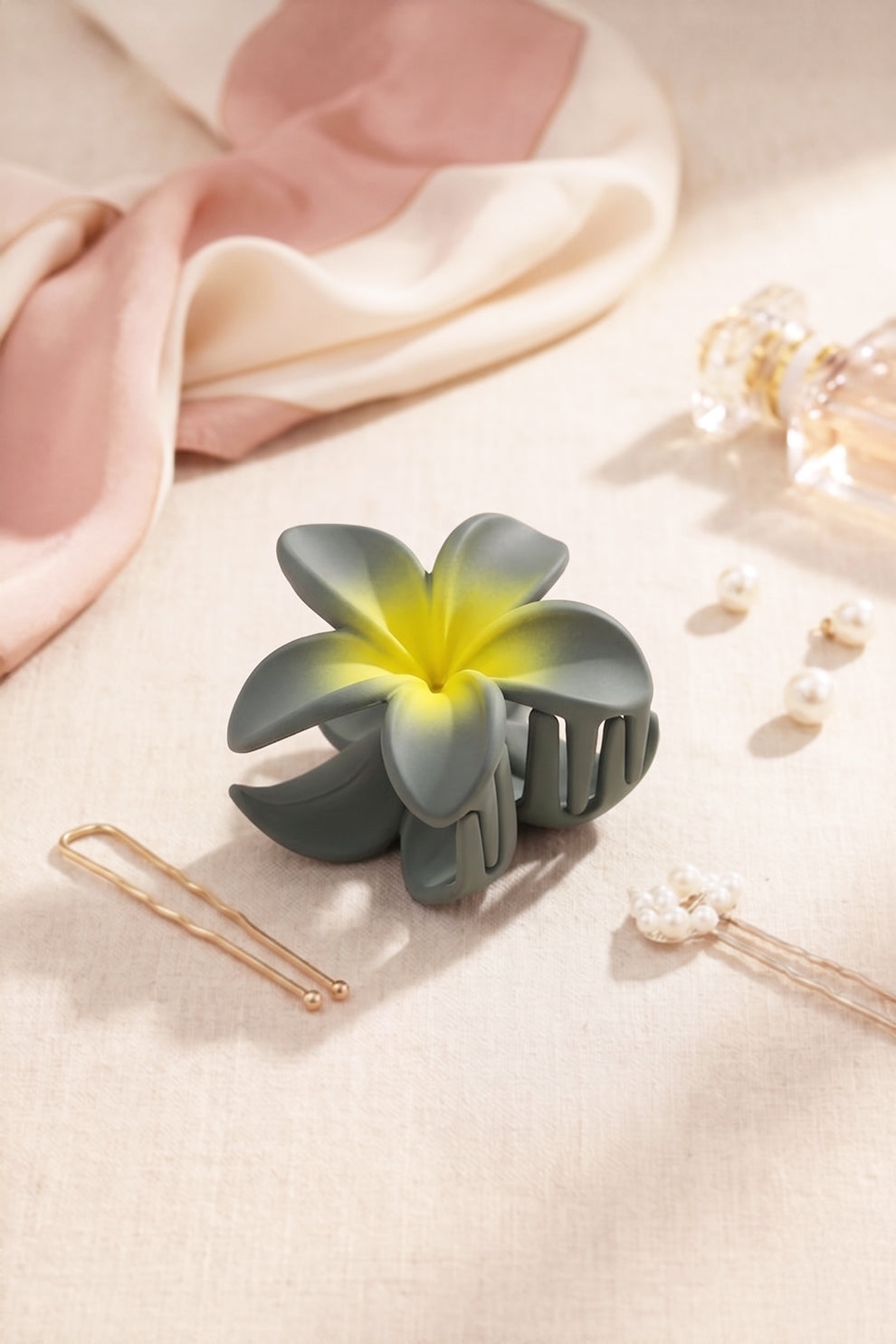 Mini Daisy Hair Catcher