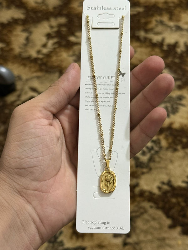 Rose flower necklace