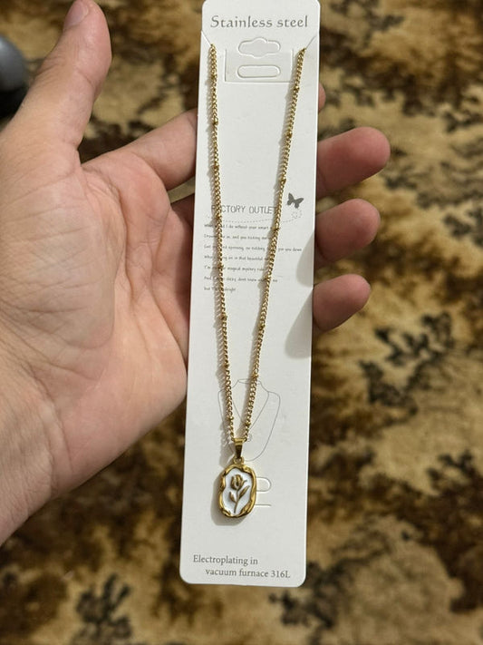 Rose flower necklace